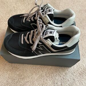 New Balance 574 Men's Black and Gray Sneakers